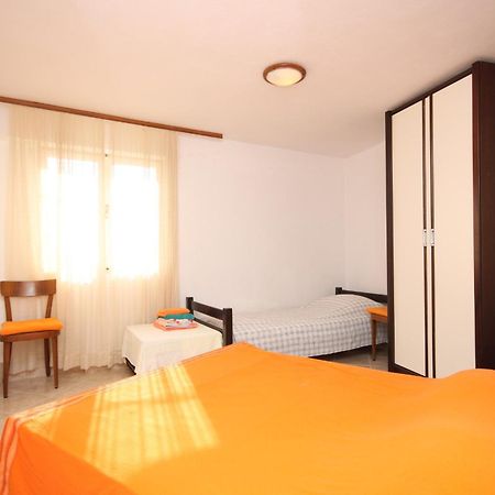 Apartments By The Sea Marusici, Omis - 8632 Mimice Habitación foto